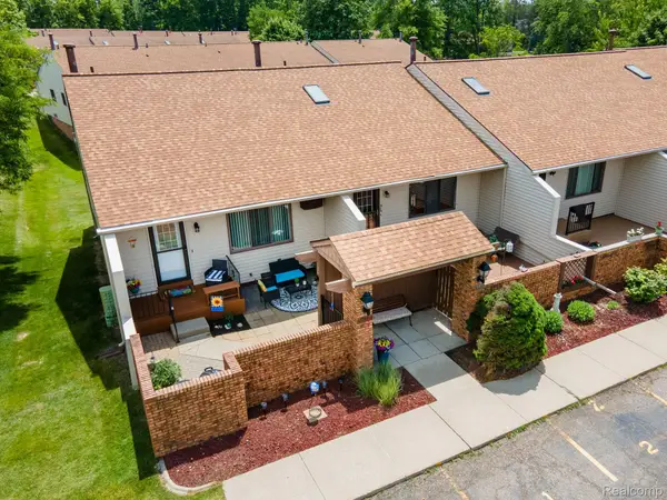 61957 Ticonderoga Drive #1, SouthLyon, MI 48178