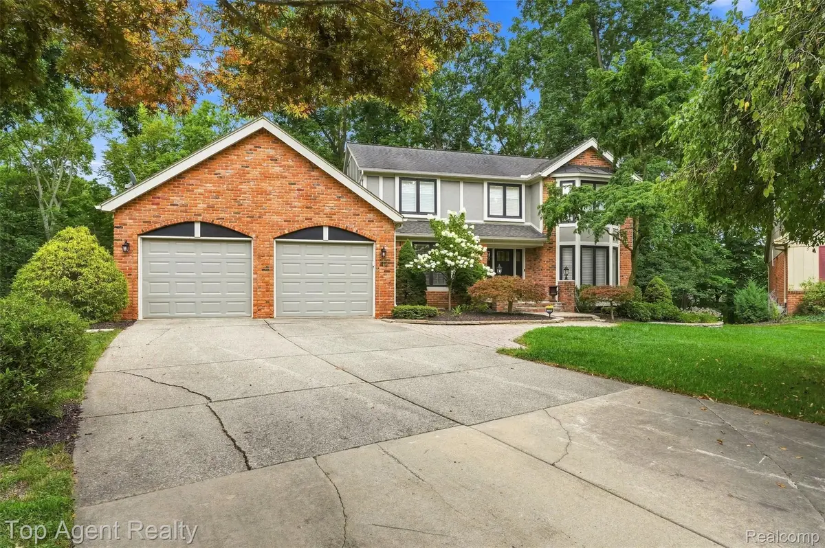 412 Streamview Court, Rochester Hills, MI 48309 - #1