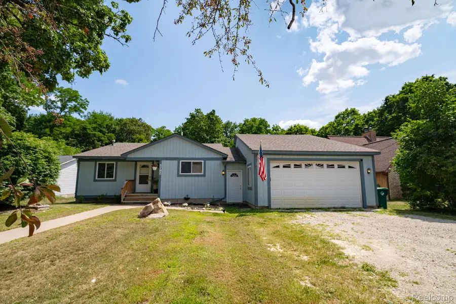 4792 Broadway Street, Commerce Township, MI 48382 - #2