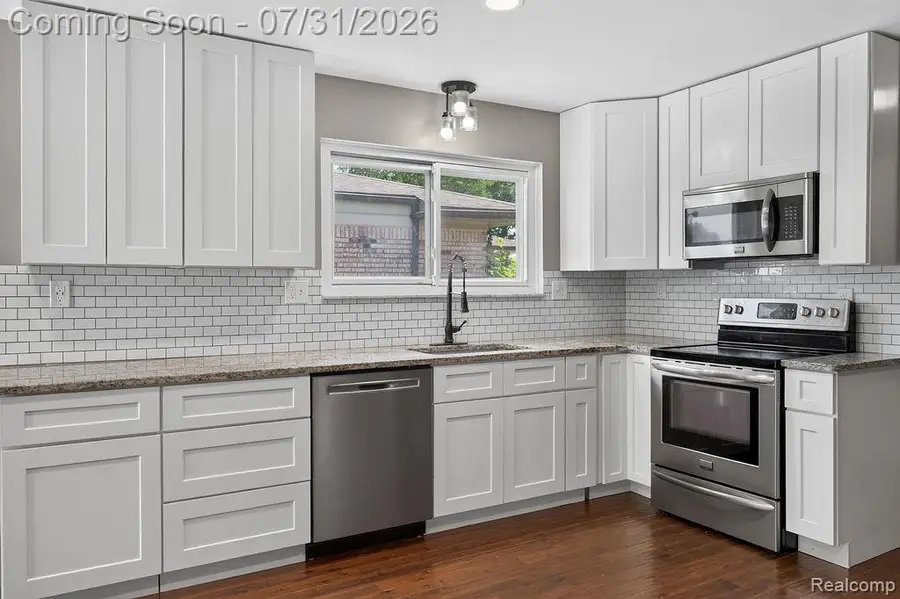 37614 Susan Street, Sterling Heights, MI 48310 - #2