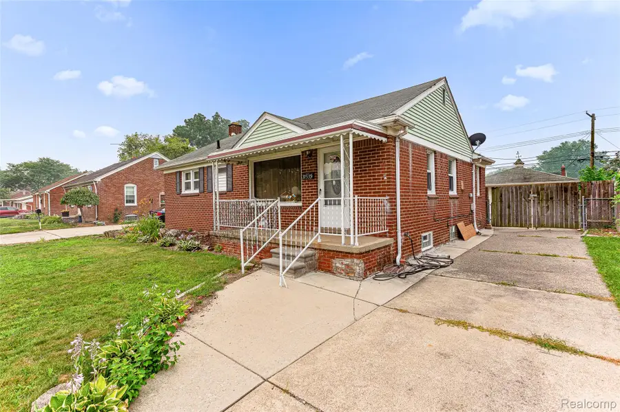 31535 Rush Street, Garden City, MI 48135 - #2