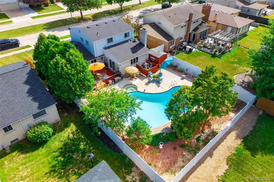 14246 Williamsburg Drive, Riverview, MI 48193 - #2