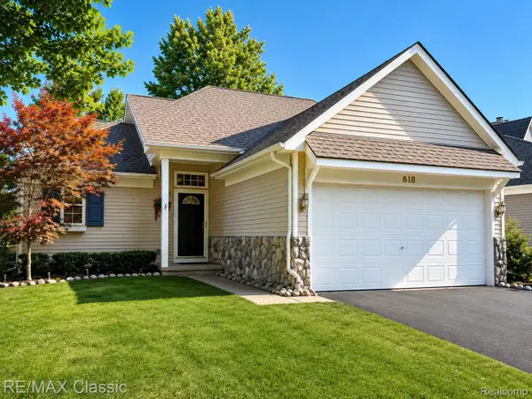 818 Yorick Path #11, Wixom, MI 48393