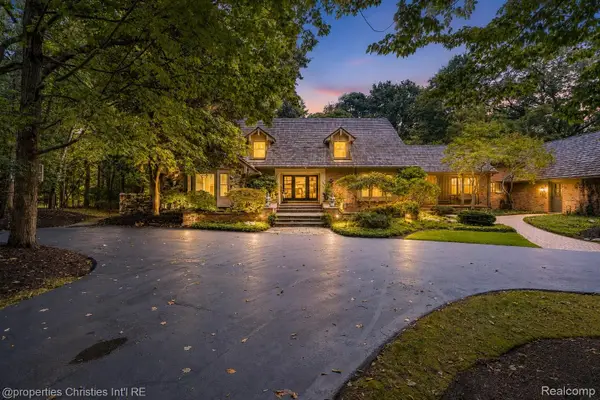 32870 Bingham Lane, BinghamFarms, MI 48025