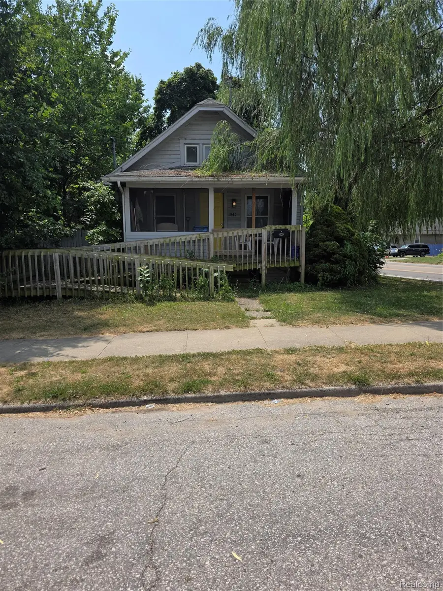 1045 Ontario Street, Lansing, MI 48915 - #2