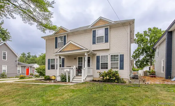 216 W Flint Street, LakeOrion, MI 48362