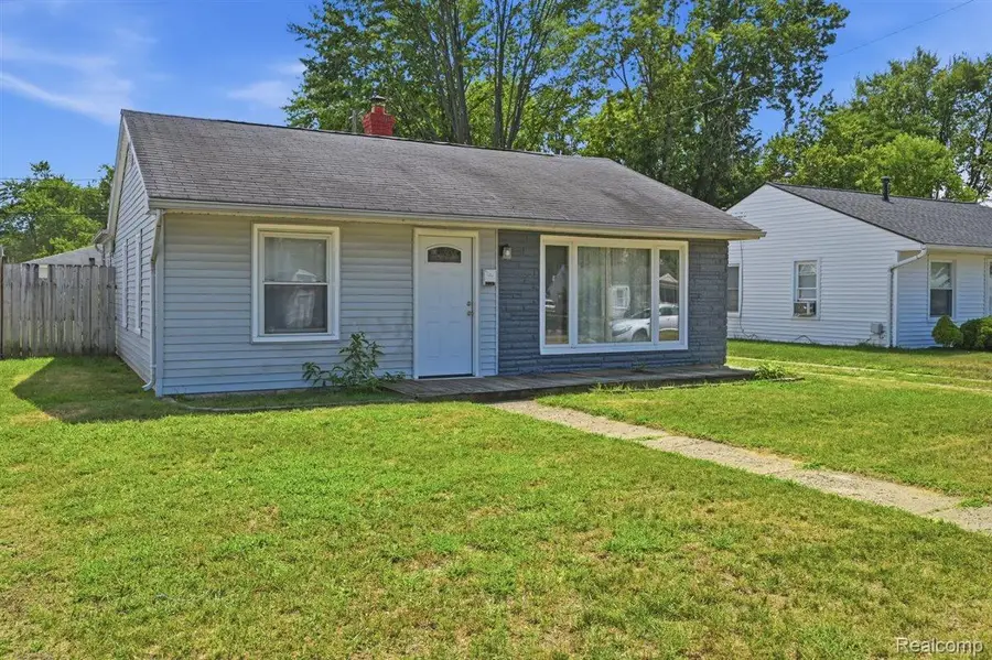 35501 Glen Street, Westland, MI 48186 - #3
