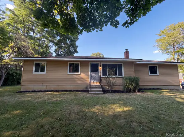 4920 Cass Elizabeth Road, Waterford, MI 48327