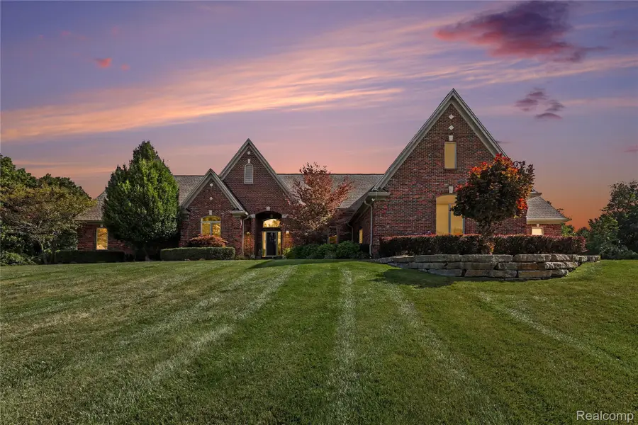 2442 Meadow Court, Leonard, MI 48367 - #2