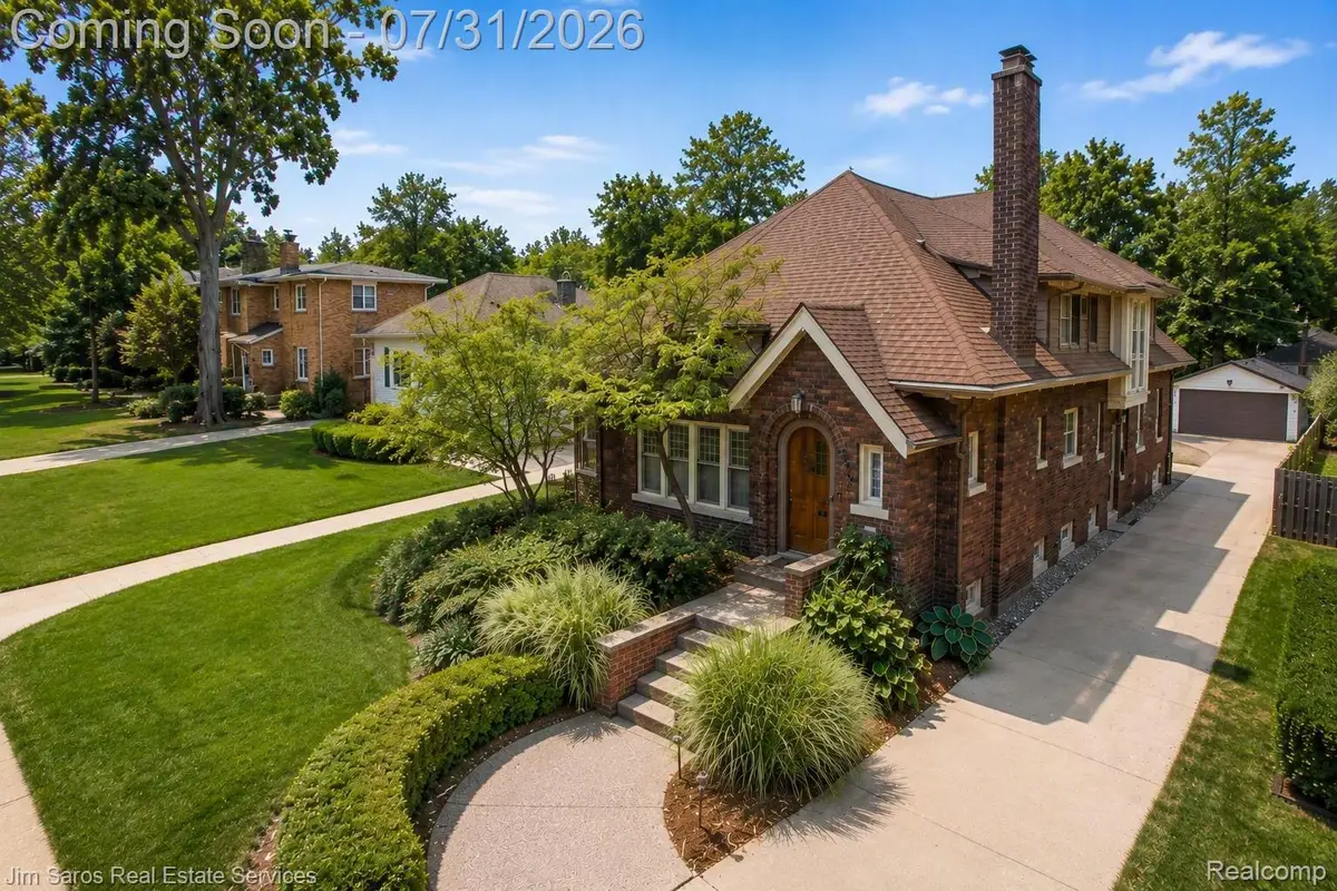 637 Washington Road, Grosse Pointe, MI 48230 - #1