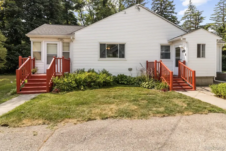 7330 Embury Road, Grand Blanc, MI 48439 - #2