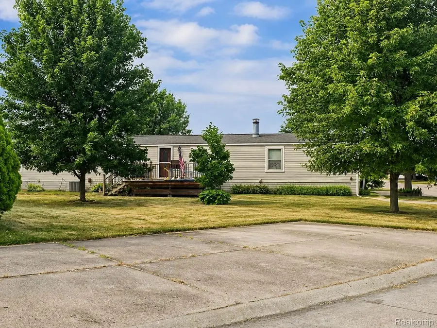 20648 Seneca, Clinton Township, MI 48038 - #2