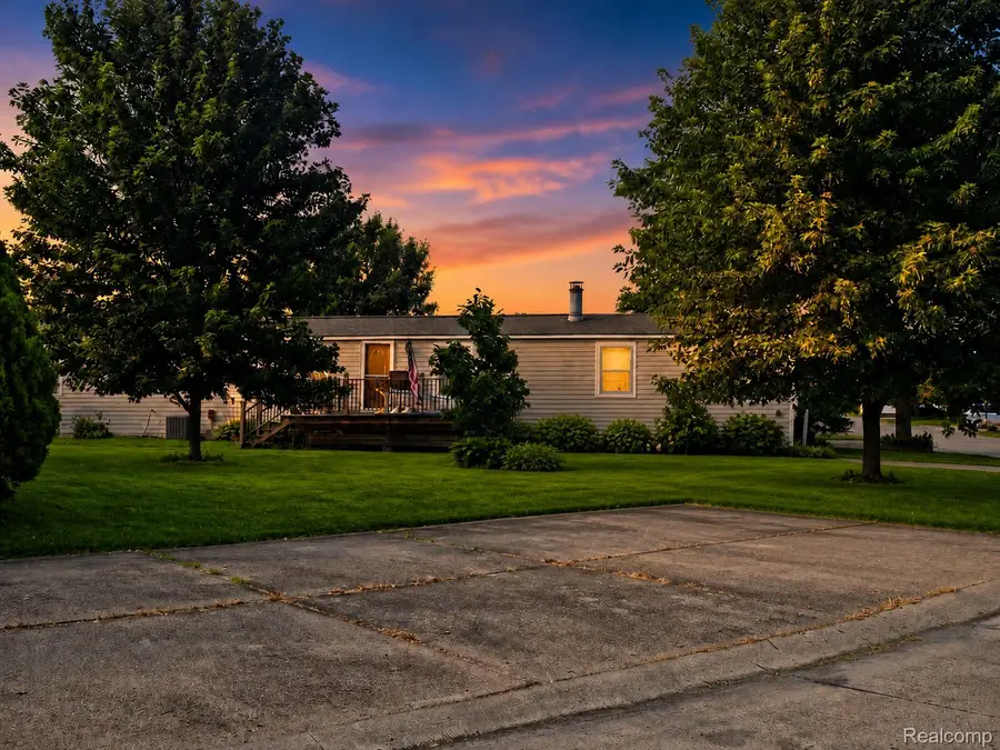 20648 Seneca, Clinton Township, MI 48038 - #3