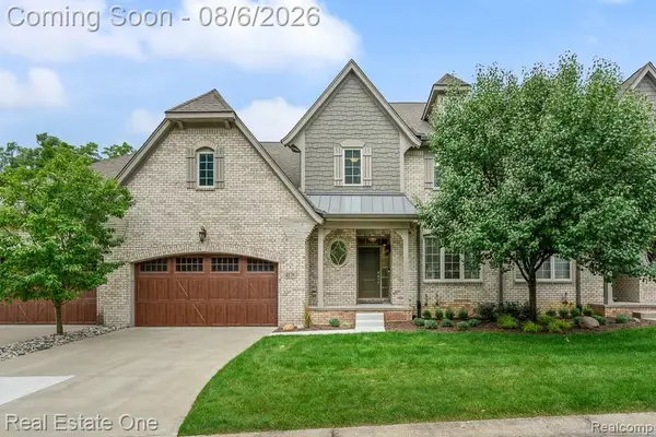 4176 Oak Arbor Court, Rochester, MI 48306