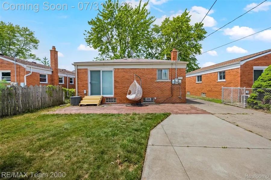 7050 Berwyn Street, Dearborn Heights, MI 48127 - #3