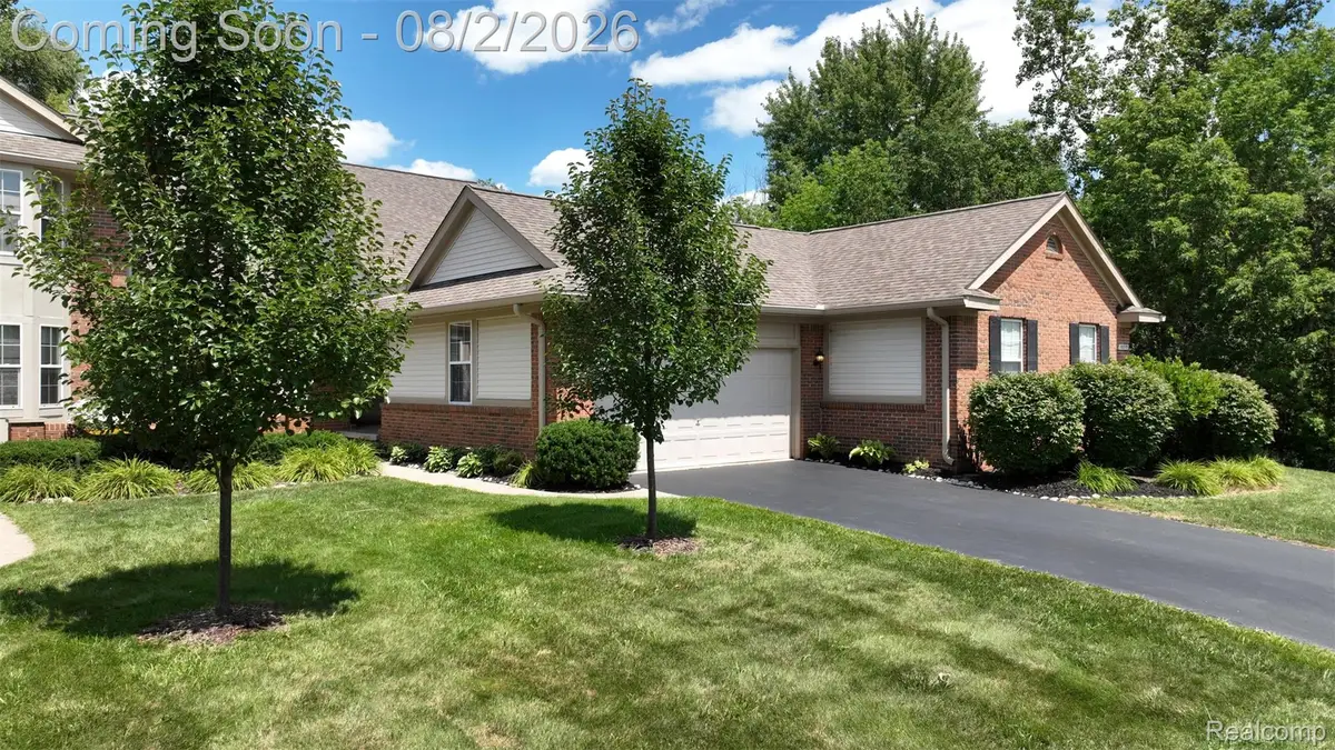 10375 Golfside Drive, Grand Blanc, MI 48439 - #1
