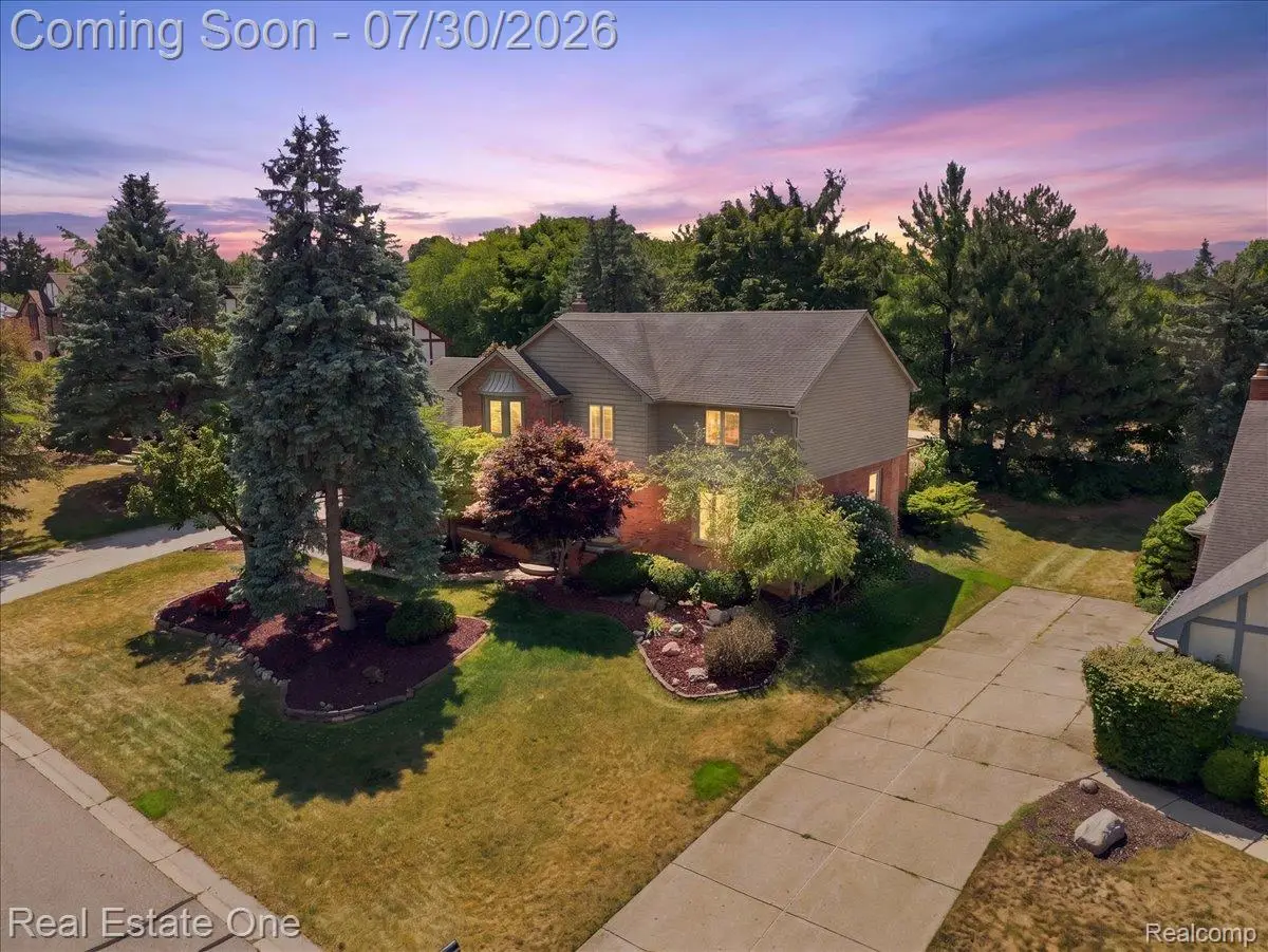 1774 White Water Drive, Rochester Hills, MI 48309 - #1