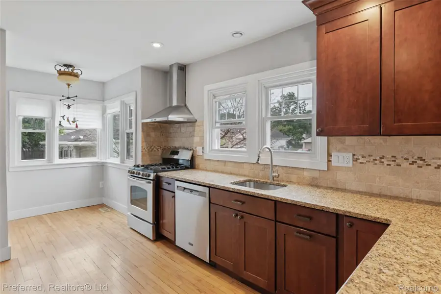 22265 Nowlin Street, Dearborn, MI 48124 - #3