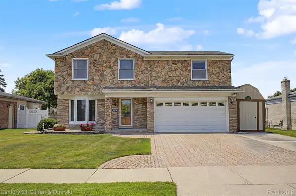 23312 E Fairway Drive, Trenton, MI 48183