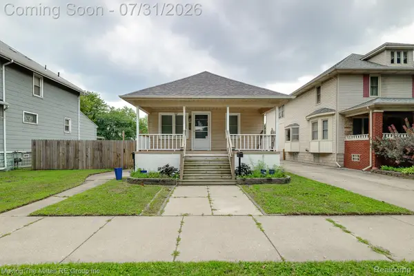 567 Superior Boulevard, Wyandotte, MI 48192