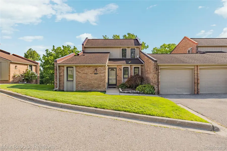 3013 Moon Lake Drive, West Bloomfield, MI 48323 - #2