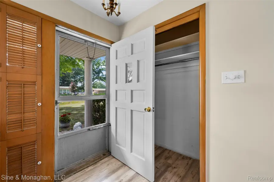 3052 Angelus Drive, Waterford, MI 48329 - #3
