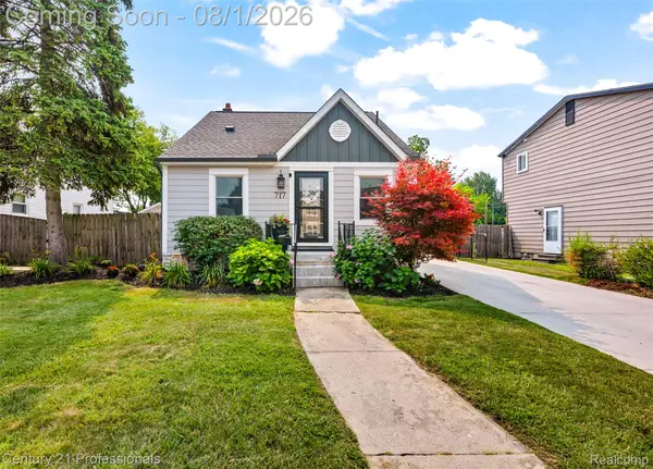 717 Cherry Avenue, RoyalOak, MI 48073