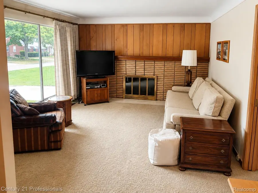 18625 Shadyside Street, Livonia, MI 48152 - #2