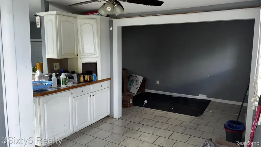 33251 Parkwood Street, Westland, MI 48186 - #2