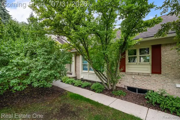 7383 Simsbury Drive, WestBloomfield, MI 48322