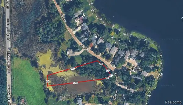 18742 Pellett Drive, Fenton, MI 48430