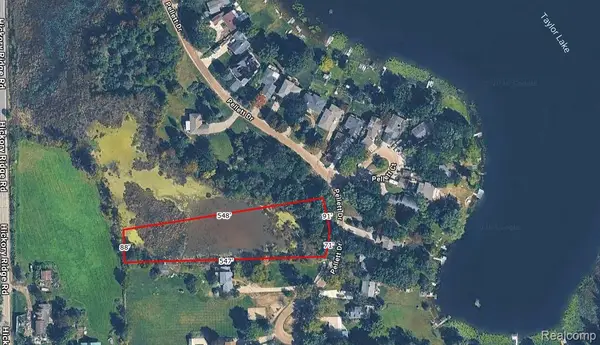 18740 Pellett Drive, Fenton, MI 48430