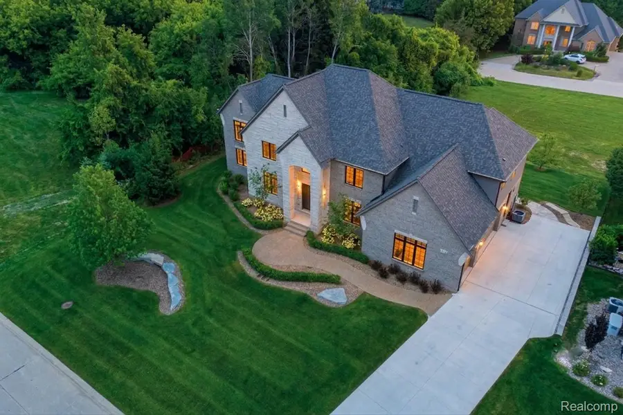 3836 Coachwood Lane, Rochester Hills, MI 48309 - #3