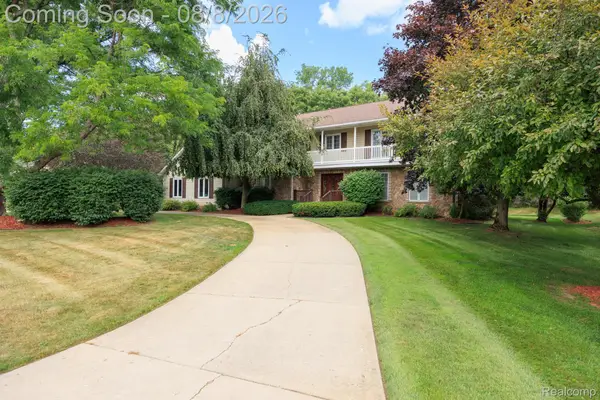 9705 Burning Tree Drive, GrandBlanc, MI 48439