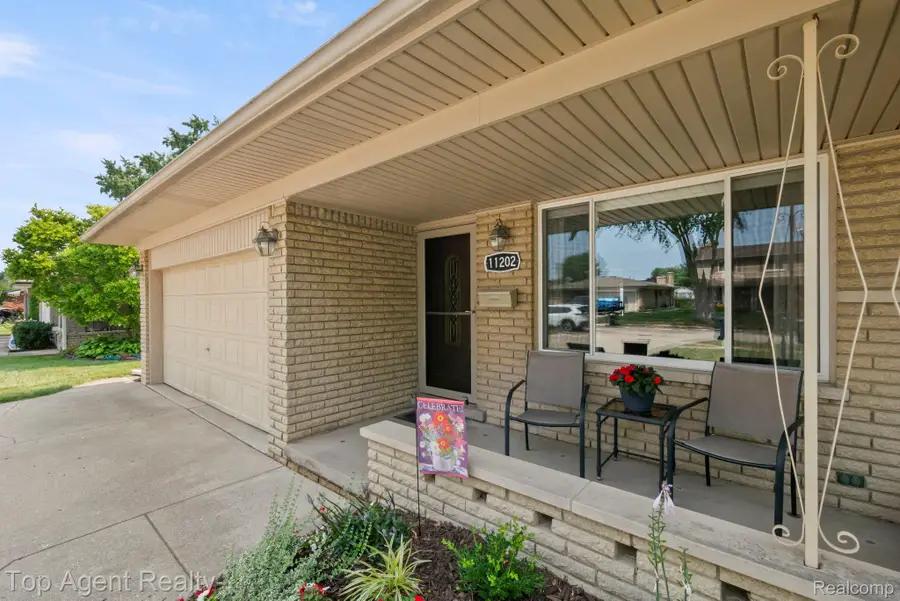 11202 Lorman Drive, Sterling Heights, MI 48312 - #3