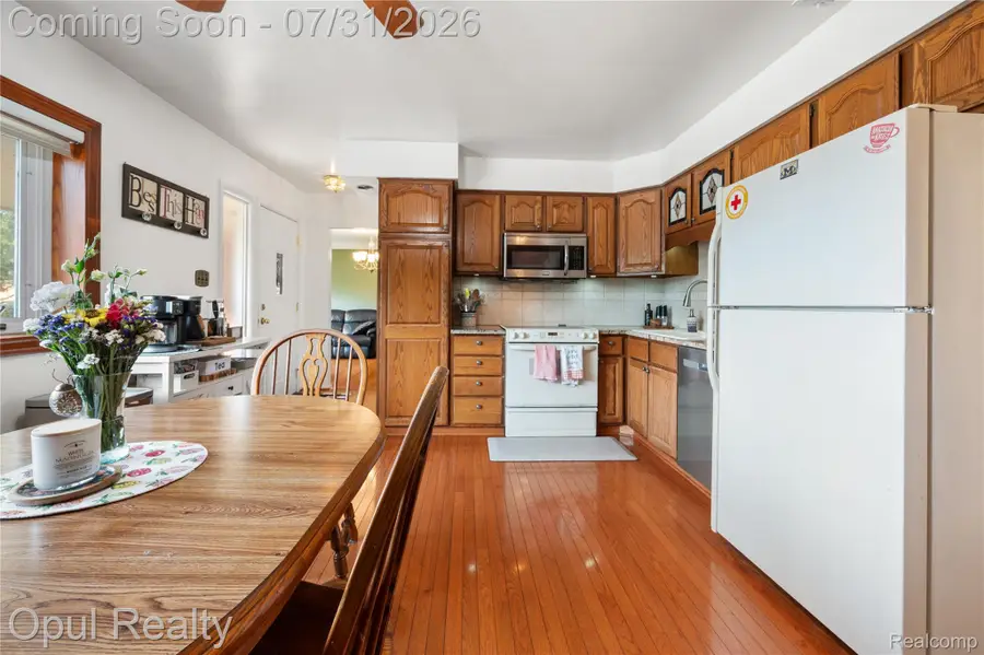 33647 Grove Street, Livonia, MI 48154 - #3