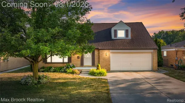 22596 Lange Street, StClairShores, MI 48080