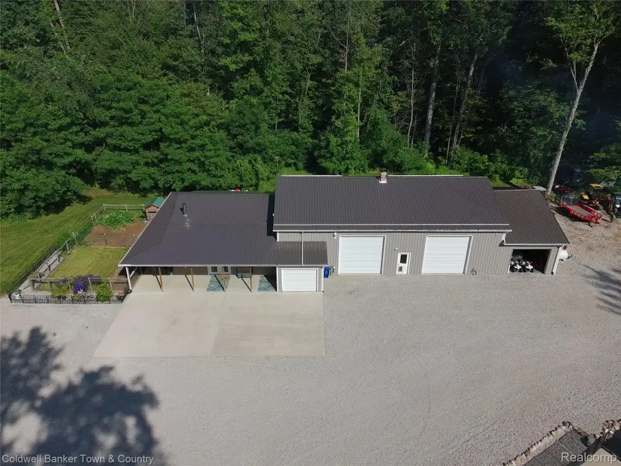 6150 Fleming Road, Fowlerville, MI 48836 - #2