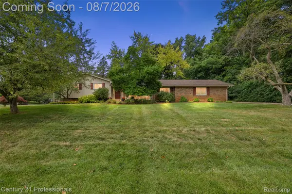 5870 Darbwood Lane, WestBloomfield, MI 48324