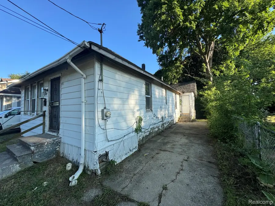 299 Raeburn Street, Pontiac, MI 48341 - #3