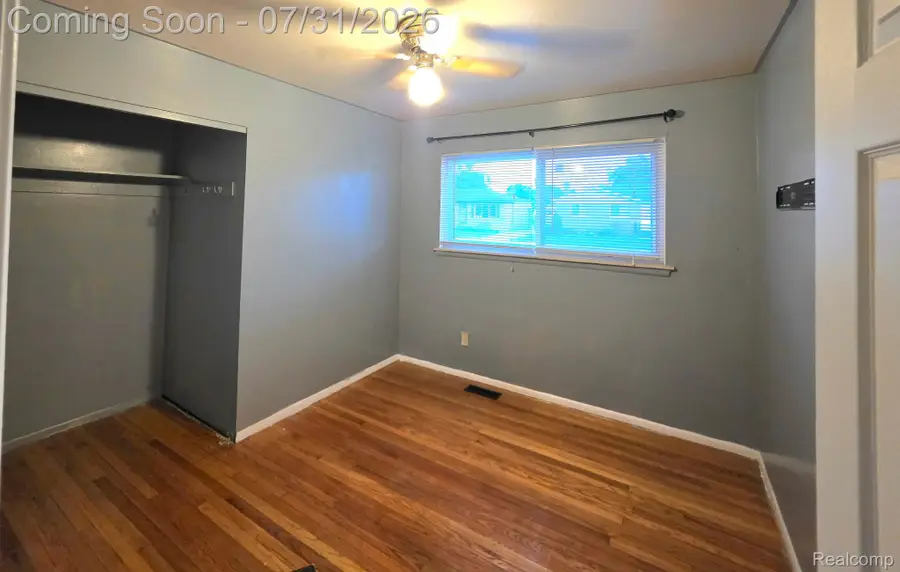 8577 Christine Street, Warren, MI 48093 - #2