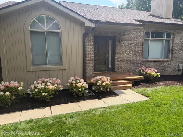 7413 Tall Timbers #178, WestBloomfield, MI 48322