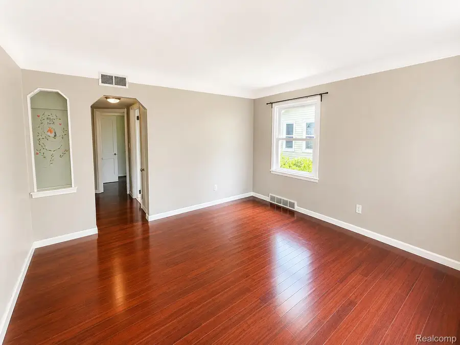 24264 Cloverlawn Avenue, Oak Park, MI 48237 - #2