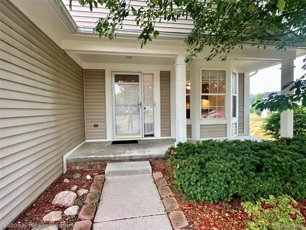 5164 Sandalwood Circle, GrandBlanc, MI 48439