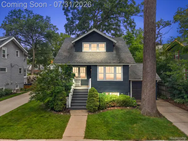 529 Hawthorn Avenue, RoyalOak, MI 48067