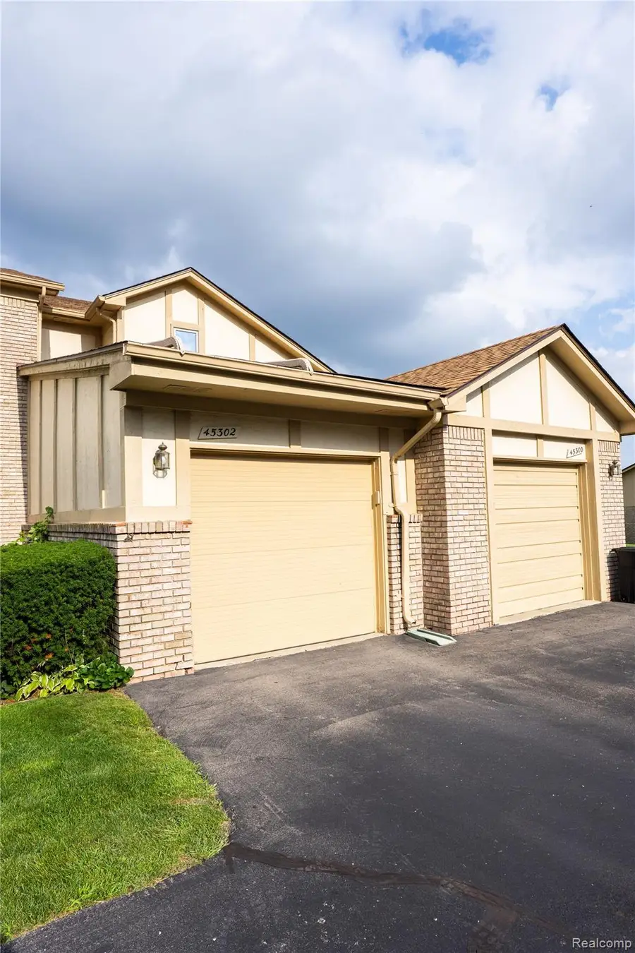 45302 Manor Drive, Utica, MI 48317 - #3