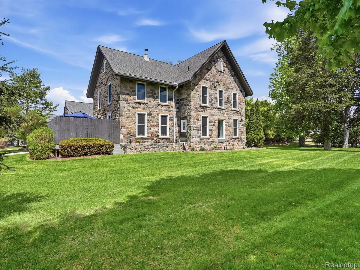 7475 Pinehurst Circle, Bloomfield, MI 48301 - #1