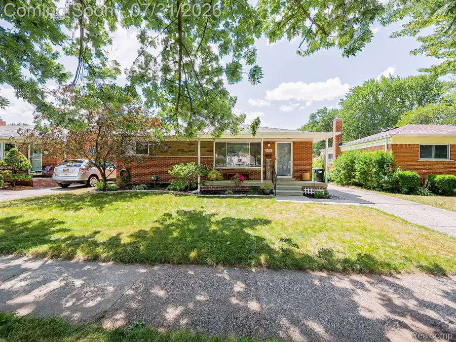 1218 Cynthia Avenue, Madison Heights, MI 48071 - #2