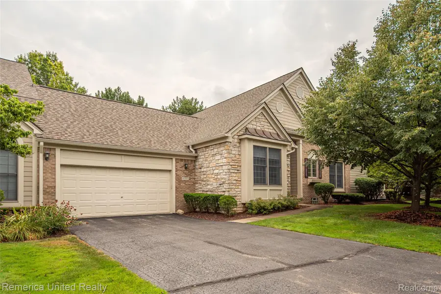 16766 Lochmoor Circle W, Northville, MI 48168 - #3