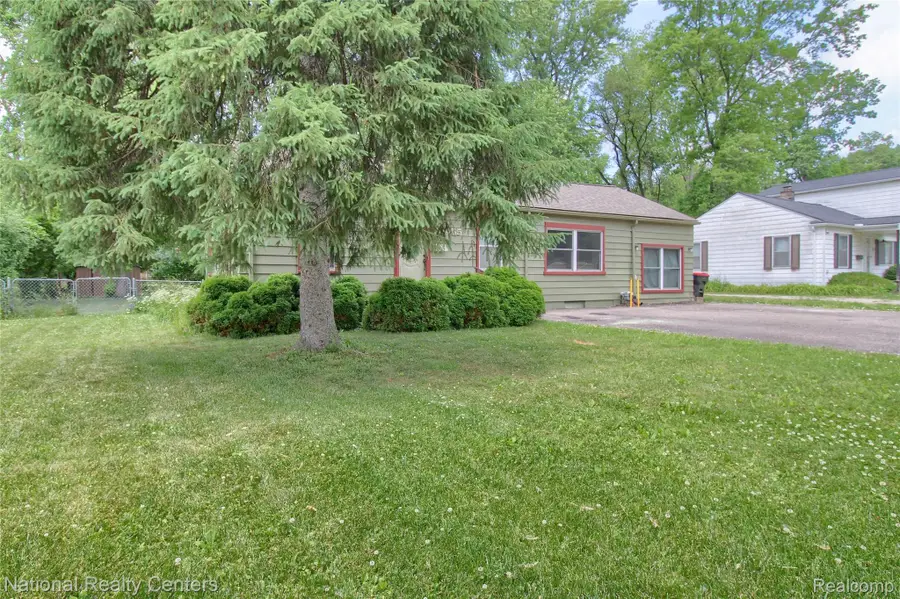30455 Everett Street, Southfield, MI 48076 - #2